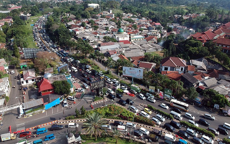 Kepadatan Lalu Lintas Kawasan Wisata Puncak saat Libur Idul Adha 1444 H - Bagian 2