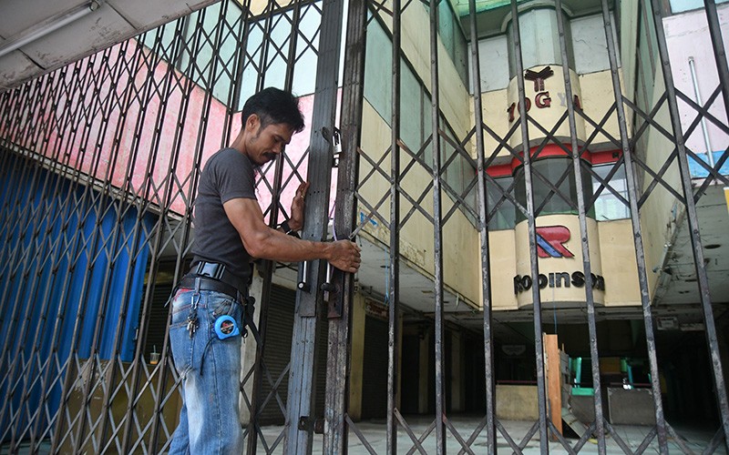 Ratusan Pedagang Mulai Kosongkan Lapak Plaza Bogor - Bagian 2