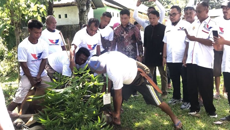 Partai Perindo Gorontalo Utara Berkurban Sapi, Dagingnya Dibagikan ke Warga Membutuhkan