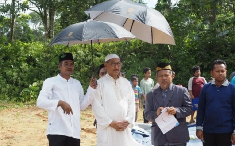 title Idul Adha Perdana di IKN, Kepala Otorita Rayakan Bersama 300 Pekerja Proyek Idul Adha Perdana di IKN, Kepala Otorita Rayakan Bersama 300 Pekerja Proyek