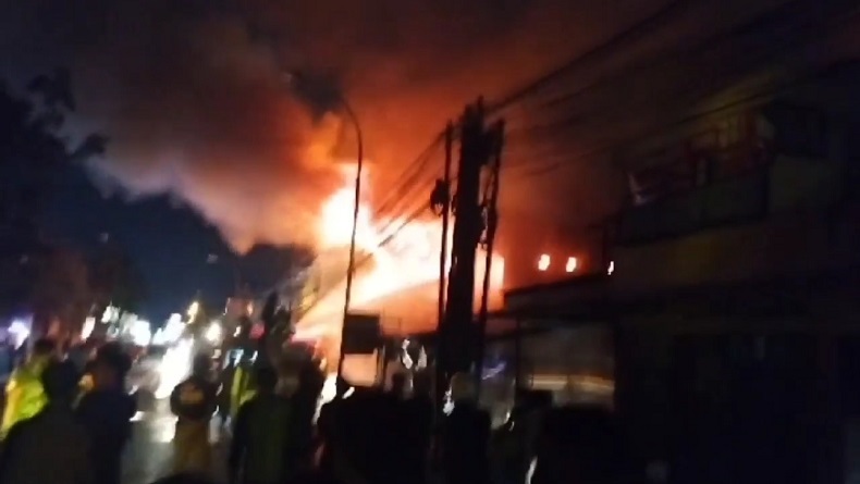 Kebakaran di Katapang Bandung, Gudang Mebel, Rumah Makan, dan 5 Mobil Ludes