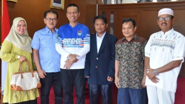 Inspiratif, Anak Tukang Sate dari Pariaman Sumbar Lolos Tes Kuliah di Amerika 