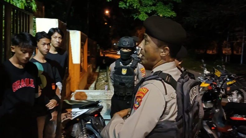 Nongkrong di Pinggir Jalan hingga Larut Malam, Puluhan Remaja di Lampung Tengah Kena Razia