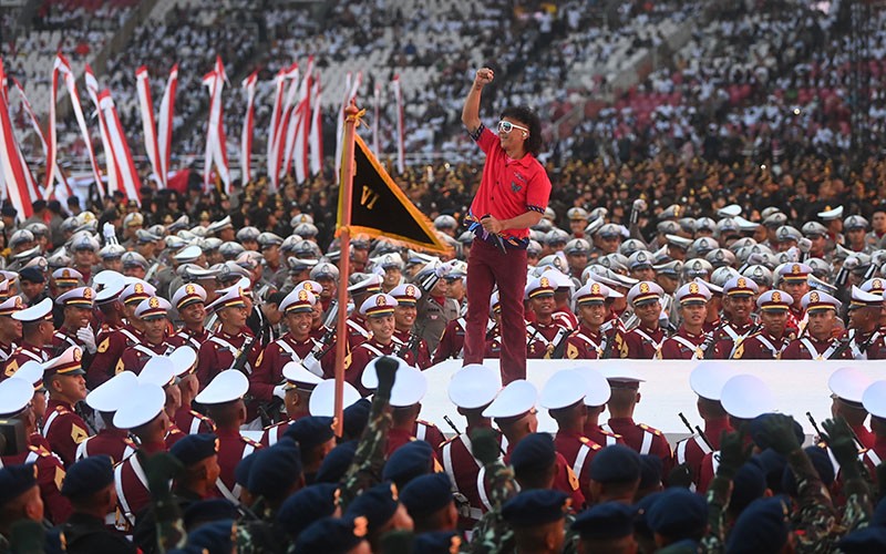 Aksi Slank Meriahkan Hari Bhayangkara ke-77 di Stadion GBK - Bagian 2