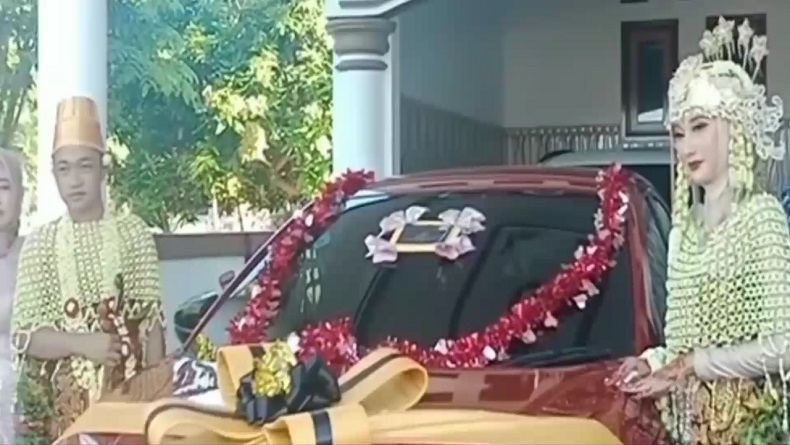 Viral Pernikahan Mewah Seserahan Total Rp1 Miliar, Ada Mobil hingga Buket Uang