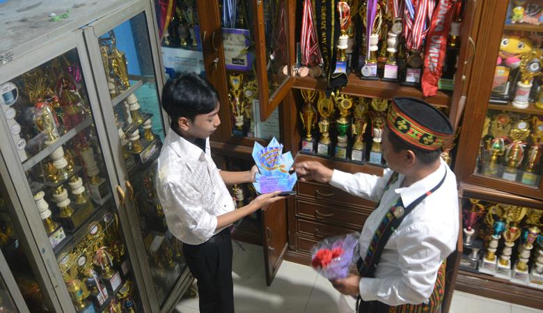 Kisah Muhammad Hildan, Remaja Multitalenta Asal Semarang Peraih Ribuan Piala dan Medali 