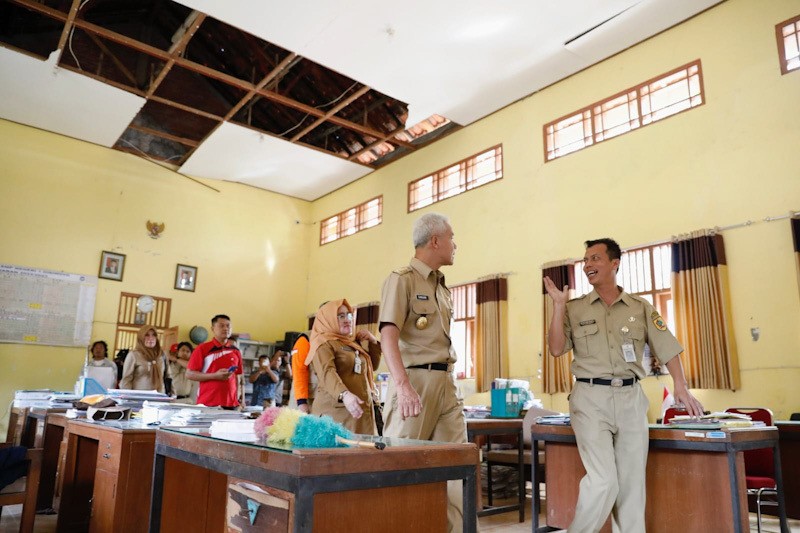 Cek Sekolah Rusak Pascagempa di Wonogiri, Ganjar: Jika Tak Layak Jangan Dipakai - Bagian 3