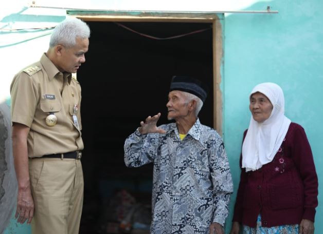 Rumah Ambruk Terdampak Gempa Bantul, Mbah Katimin: Rasane Bungah Banget Diperhatikan Ganjar