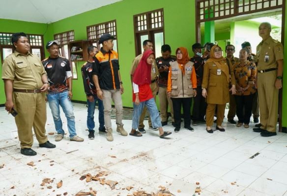 Tinjau Dampak Gempa Bantul, Ganjar Prioritaskan Perbaikan Sekolah dan Rumah Warga di Wonogiri
