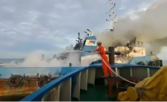 Polisi Selidiki Penyebab Kapal Tugboat Paiton Terbakar di Sungai Musi Banyuasin
