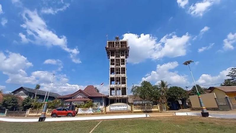 Heboh Kades di Batang Bangun Gedung Mewah Balai Desa, Rogoh Kocek Pribadi Rp1,5 Miliar