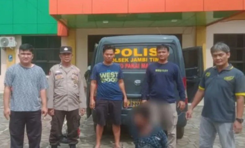 ODGJ Ngamuk di Pasar Talang Banjar Jambi, Bacok Pedagang hingga Luka