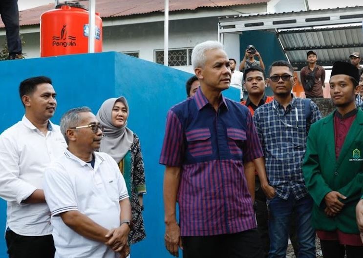 Pastikan Warga Nikmati Air Bersih, Ganjar Cek Bantuan SPAM Gendowang Pemalang