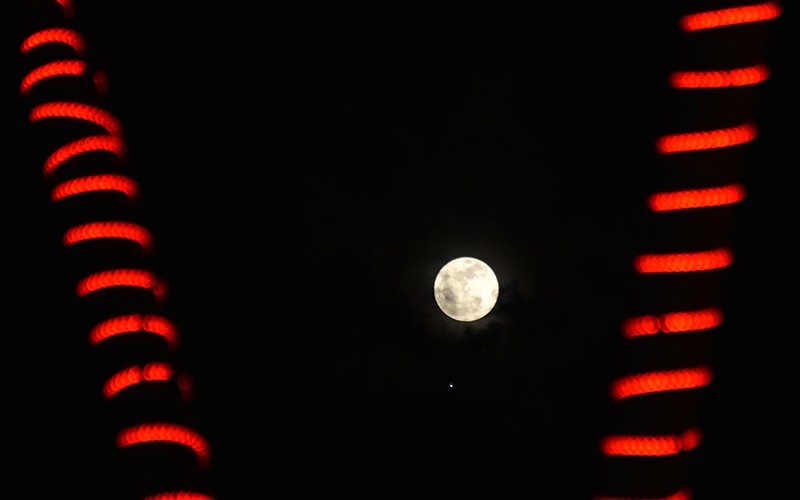Penampakan Fenomena Supermoon di Langit Banda Aceh - Bagian 2