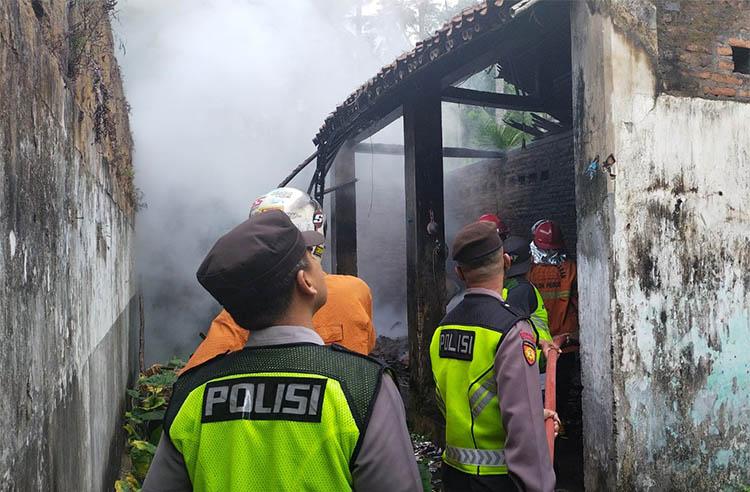 Dapur Rumah Warga Kulonprogo Terbakar, Api Diduga dari Tungku Memasak