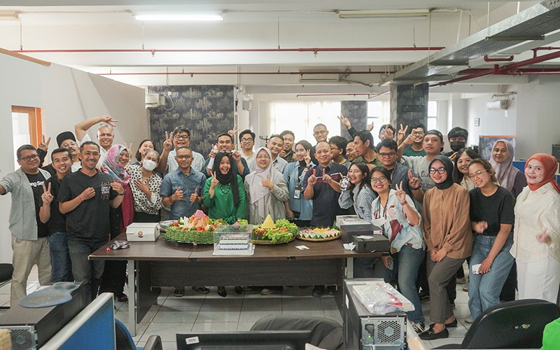 Tradisi Potong Tumpeng Perayaan HUT ke-11 Sindonews.com - Bagian 4