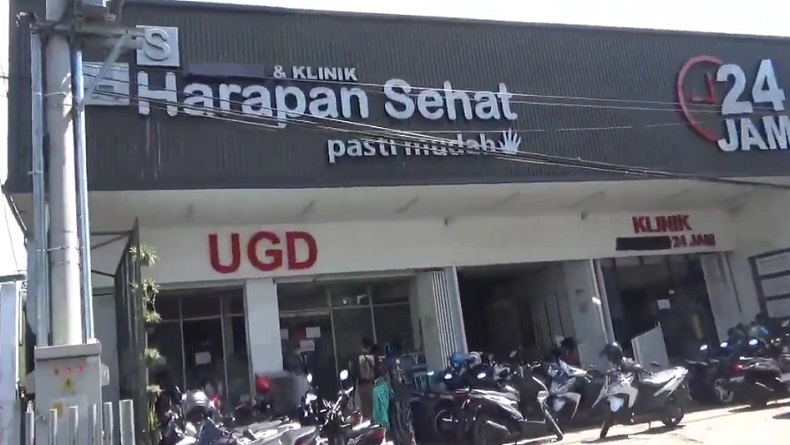 Warga Cianjur Berobat di Klinik Kesehatan Ini Bayar Pakai 10 Botol Plastik Bekas