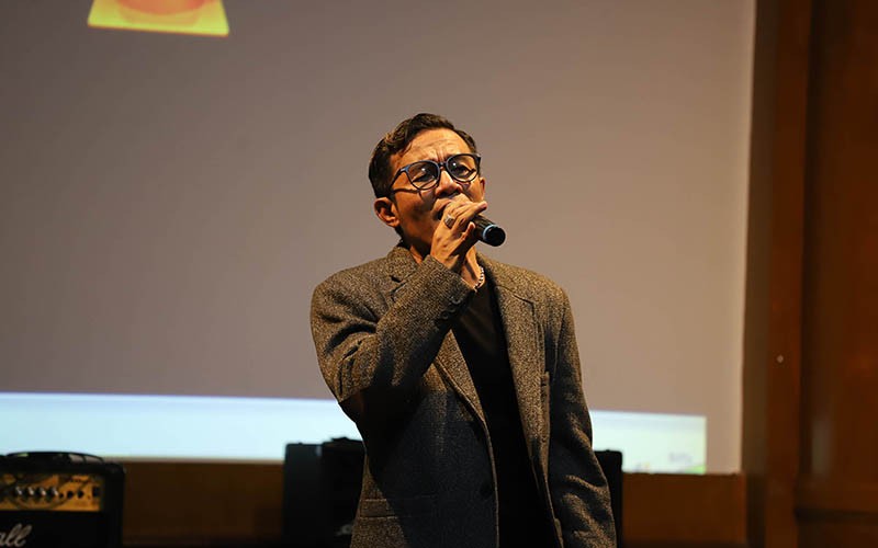 Bona Eril Rilis Single Perdana ^Cinta Beku^ - Bagian 3