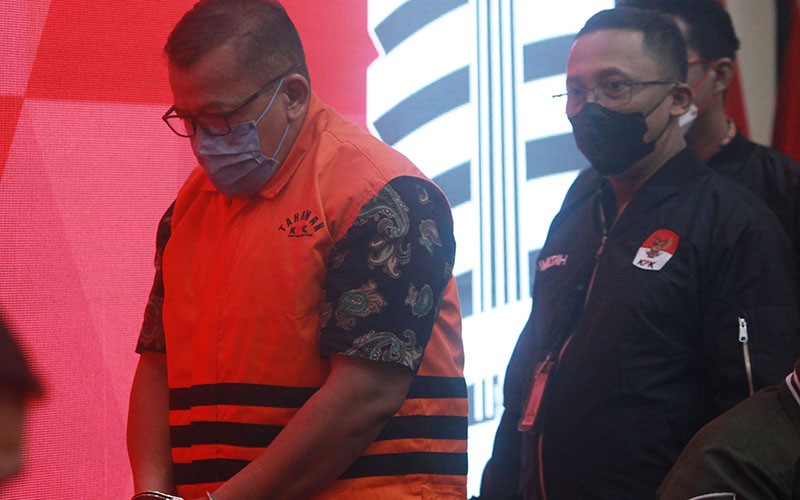 KPK Tahan Sekretaris DPRD Kabupaten Pemalang - Bagian 1