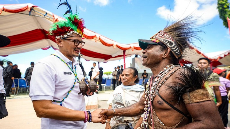 Cek Kesiapan Papua Street Carnival 2023, Sandiaga Uno: Kearifan Lokal jadi Modal Buka Lapangan Kerja