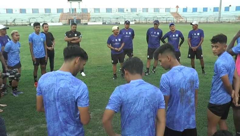 title Djajang Nurjaman Pimpin 18 Pemain Persela Latihan Perdana, Ini Responsnya  Djajang Nurjaman Pimpin 18 Pemain Persela Latihan Perdana, Ini Responsnya