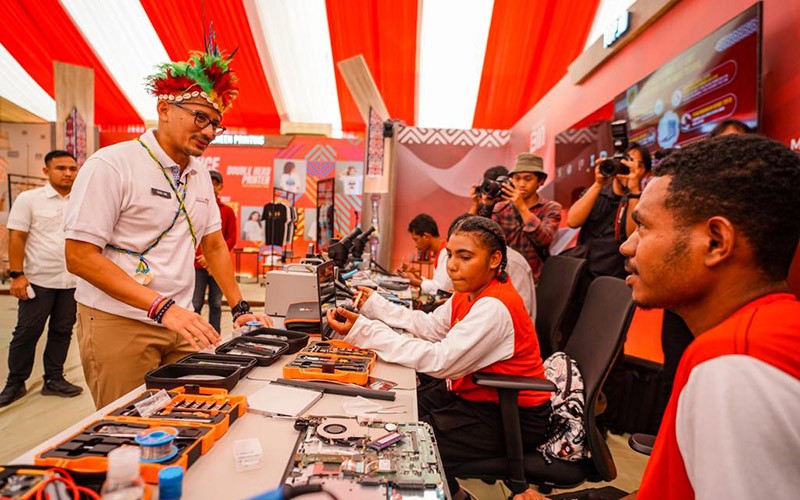 Sandiaga Uno Tinjau Persiapan Papua Street Carnival 2023 - Bagian 2