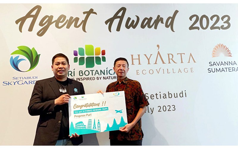 JSI Berikan Apresiasi Agen Properti Jalan-Jalan ke Eropa - Bagian 2