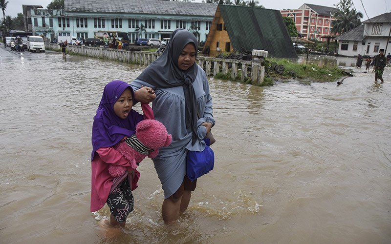 Ponpes Miftahul Huda Tasikmalaya Terendam Banjir - Bagian 2