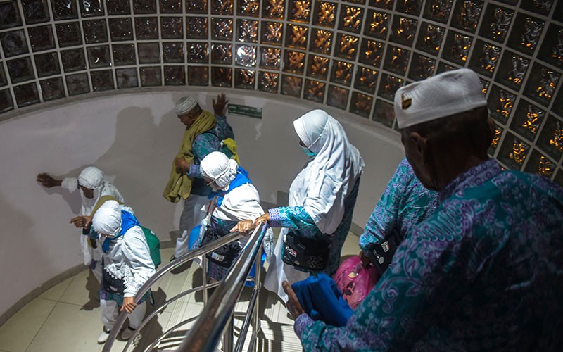 350 Jemaah Haji Kloter Pertama Debarkasi Palembang Tiba di Tanah Air - Bagian 2