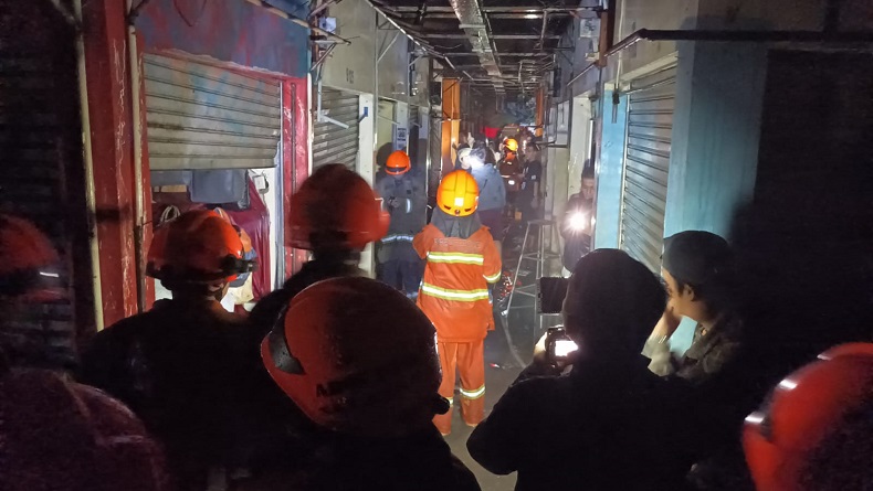 Api yang Berkobar di Pasar Cimol Gedebage Bandung Padam