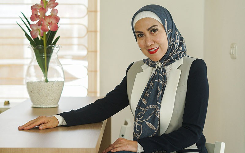 Gaya Venna Melinda Tetap Cantik di Usia 50 Tahun - Bagian 1