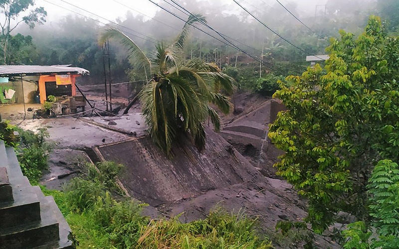 Kondisi Sejumlah Jembatan Putus Diterjang Banjir Lahar Hujan Gunung Semeru - Bagian 2