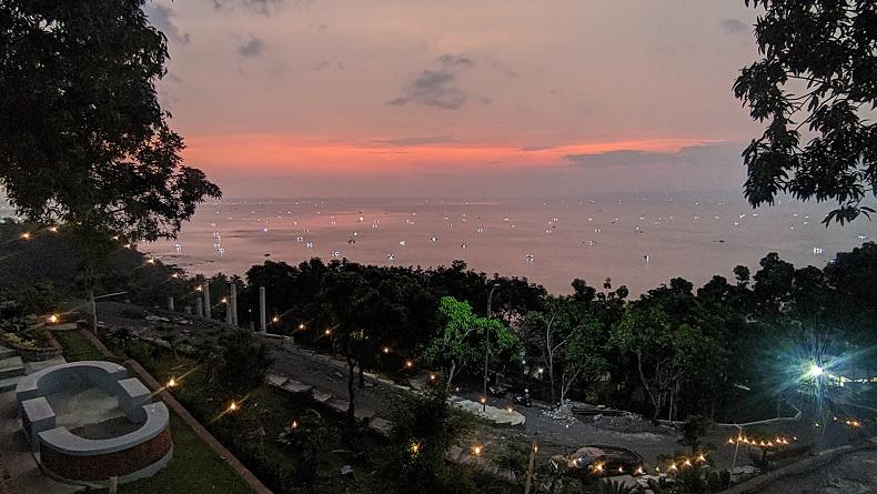Indahnya Sunset di Destinasi Romantis Bukit Sunset Hill Tepi Pantai Geopark Ciletuh Sukabumi