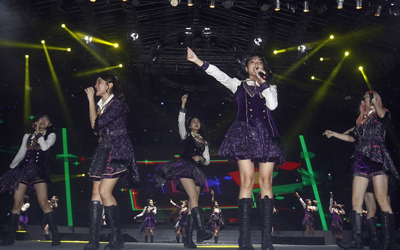 Penampilan JKT48 Bikin Heboh Panggung Jakarta Fair 2023 - Bagian 2