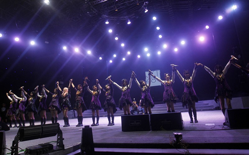 Penampilan JKT48 Bikin Heboh Panggung Jakarta Fair 2023 - Bagian 3
