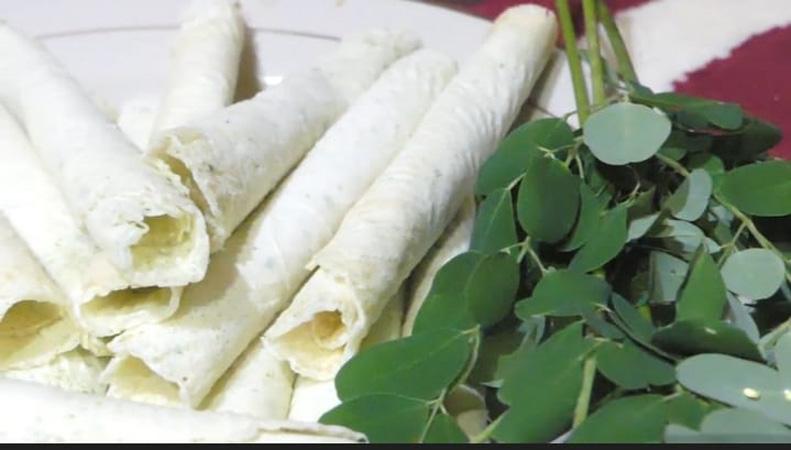 Renyahnya Kue Semprong Daun Kelor di Banjarnegara, Cemilan Sehat Kaya Manfaat