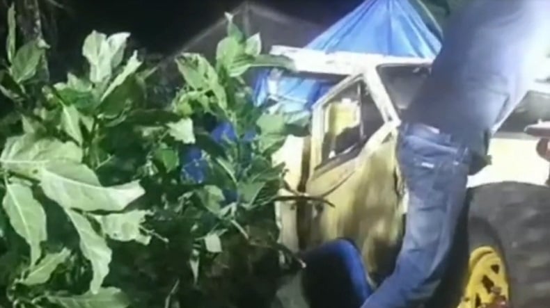 title Kecelakaan Truk Angkut 13 Buruh Tani Terguling di Banjarnegara, 2 Orang Tewas Kecelakaan Truk Angkut 13 Buruh Tani Terguling di Banjarnegara, 2 Orang Tewas