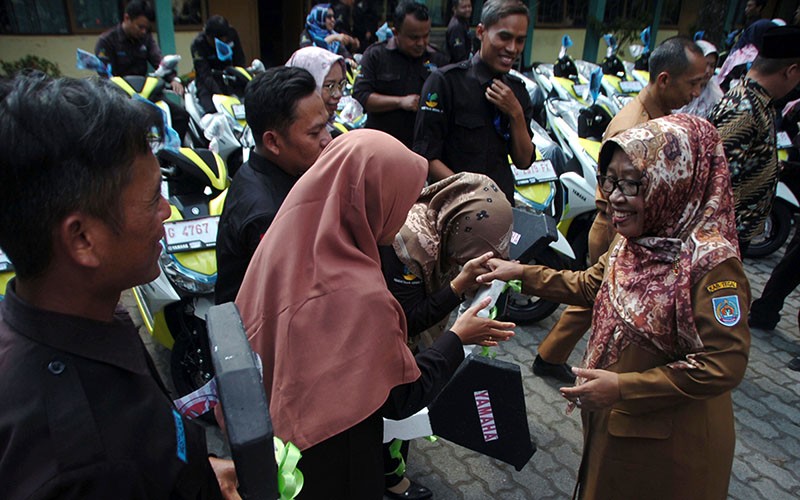Senyum Bahagia Para Pendamping PKH Dapat Motor Dinas - Bagian 2