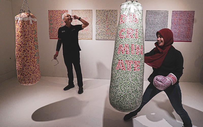 Ganjar Pranowo bersama Istri Kunjungi Art Jog - Bagian 1