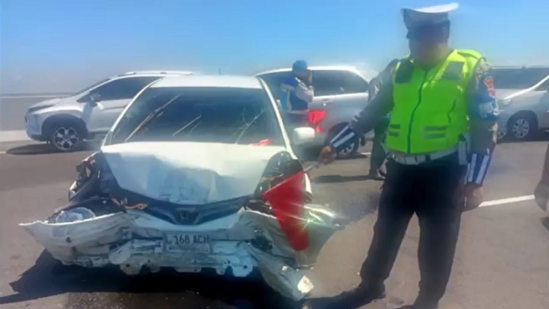 Identitas Pengemudi Mobil Putih Ugal-ugalan di Tol, Ryan Lenggoraharjo Warga Surabaya