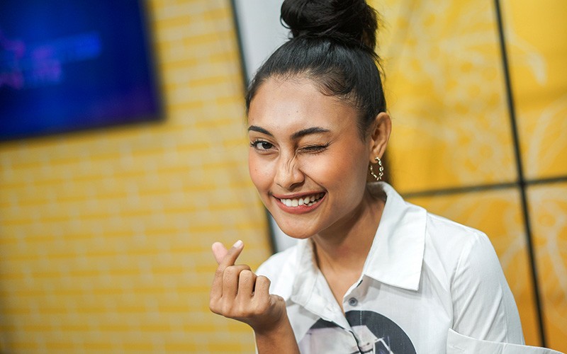 Gaya Novia Bachmid Rilis Single Terbaru Bahasa Cinta - Bagian 1