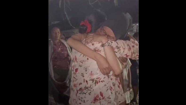 Viral Video Momen Haru Pertemuan Ibu-Anak 27 Tahun Terpisah, Berpelukan Penuh Air Mata