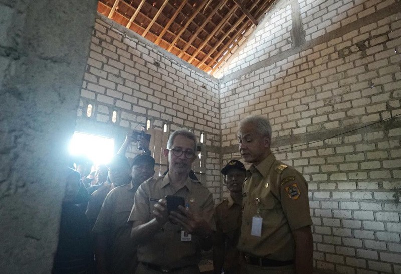 Ganjar Senang Bantuan Perbaikan Rumah Tidak Layak Huni Melebihi Ekspetasi - Bagian 2