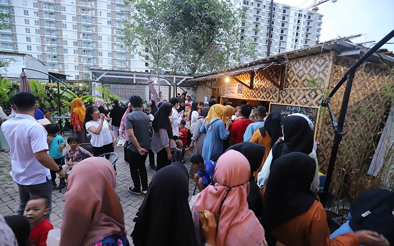 Caleg Partai Perindo Ajak Ratusan Warga Kalideres Jakbar Makan Bersama - Bagian 4