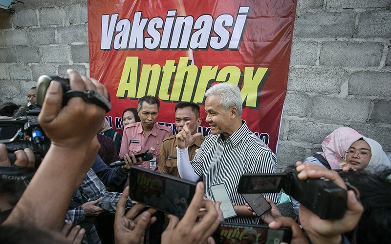 Gubernur Ganjar Pranowo Cek Penyaluran Vaksin Antraks di Jatemg - Bagian 1