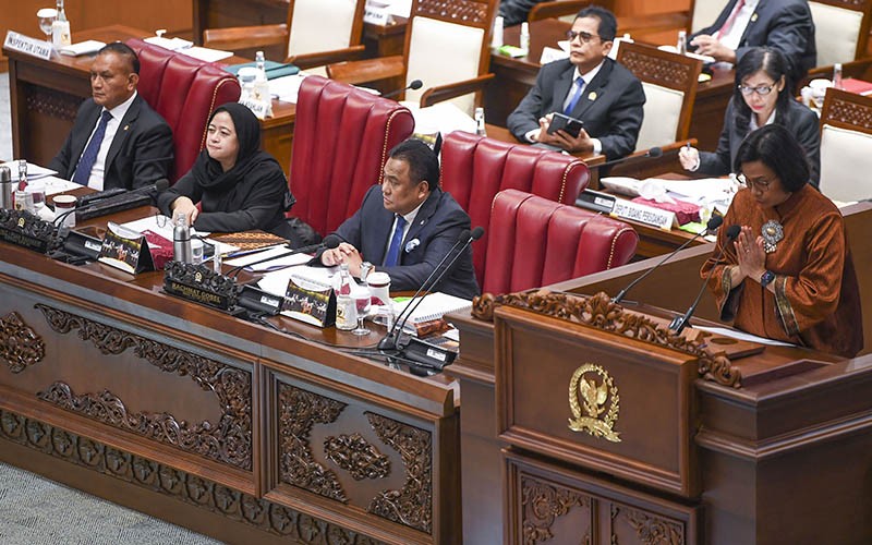 Pakai Kerudung Hitam, Puan Maharani Pimpin Rapat Paripurna ke-29 - Bagian 2