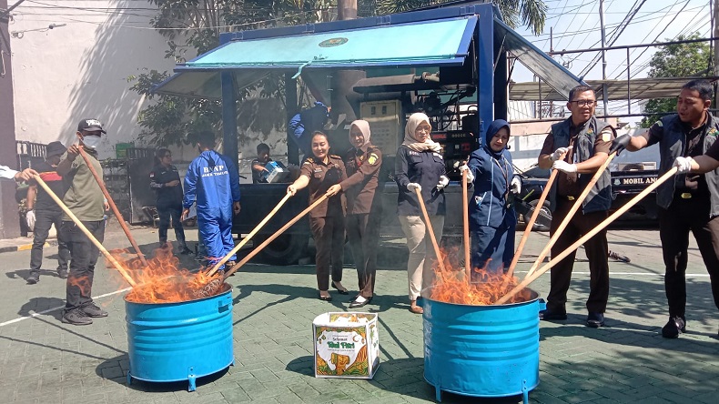 Kejari Tanjung Perak Musnahkan Narkoba Berbagai Jenis, Ada Sabu 1 Kg hingga 102 Ekstasi 