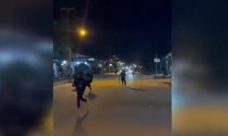 Viral Tawuran Depan Rumah Dinas Wali Kota Singkawang, Para Remaja Saling Serang