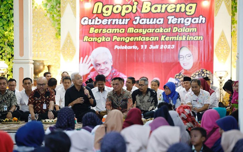 Begini Cara Ganjar Serap Aspirasi Warga Jateng: Lesehan Sambil Ngopi Bareng - Bagian 3