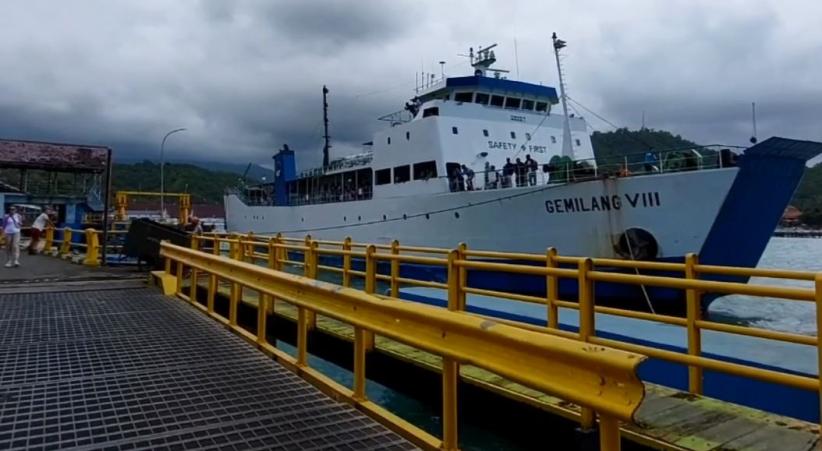 Cuaca Buruk, Pelabuhan Padangbai Tutup Penyeberangan Bali-Lombok